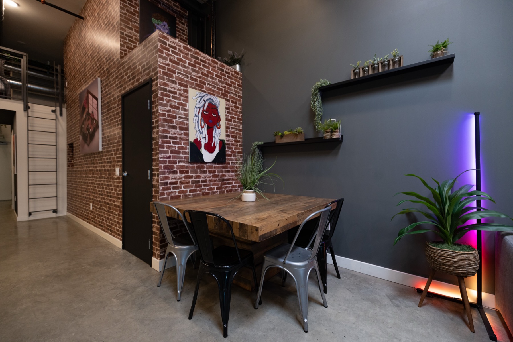 Loft 207